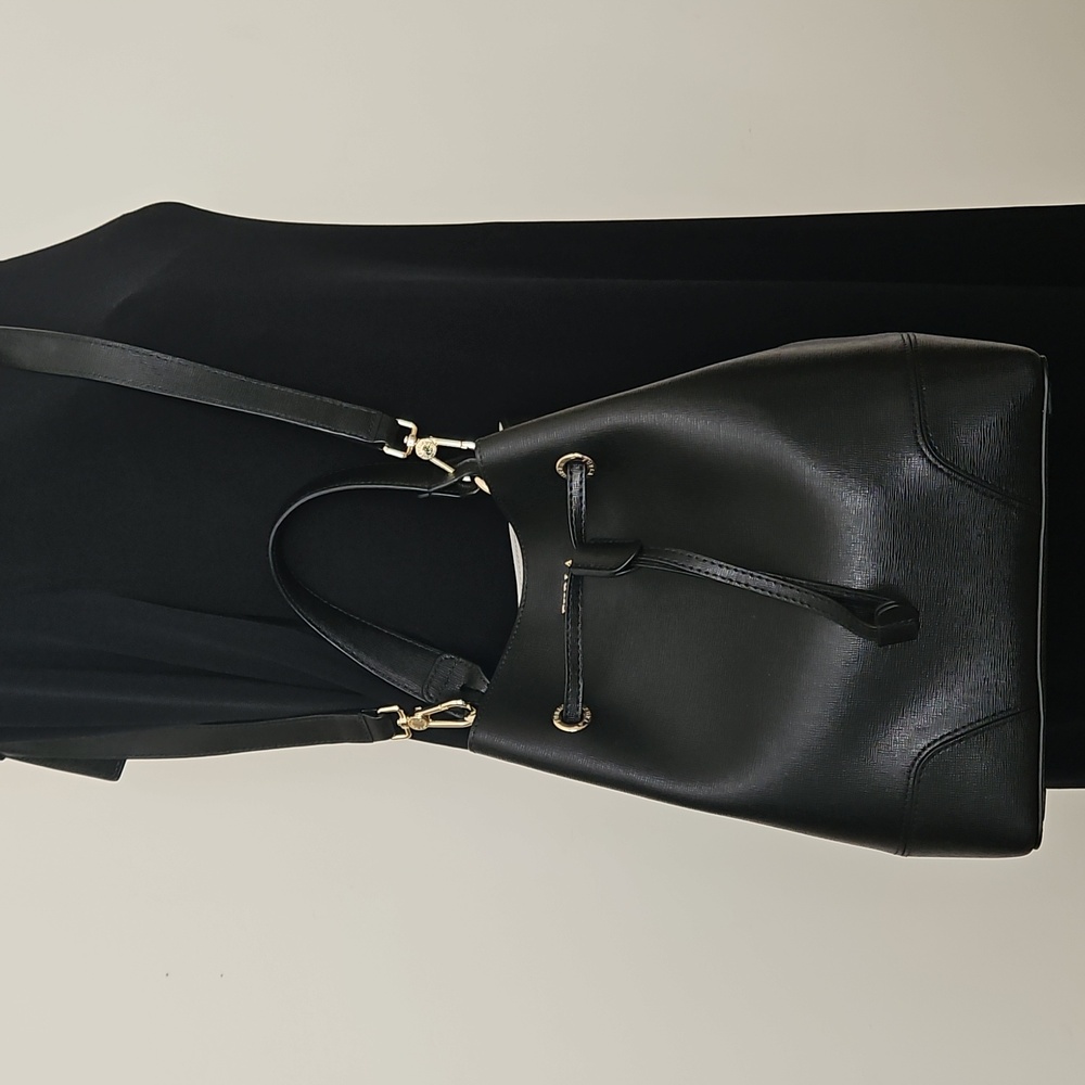 Furla Bucket Shoulder Bag. - Picture 2 of 13